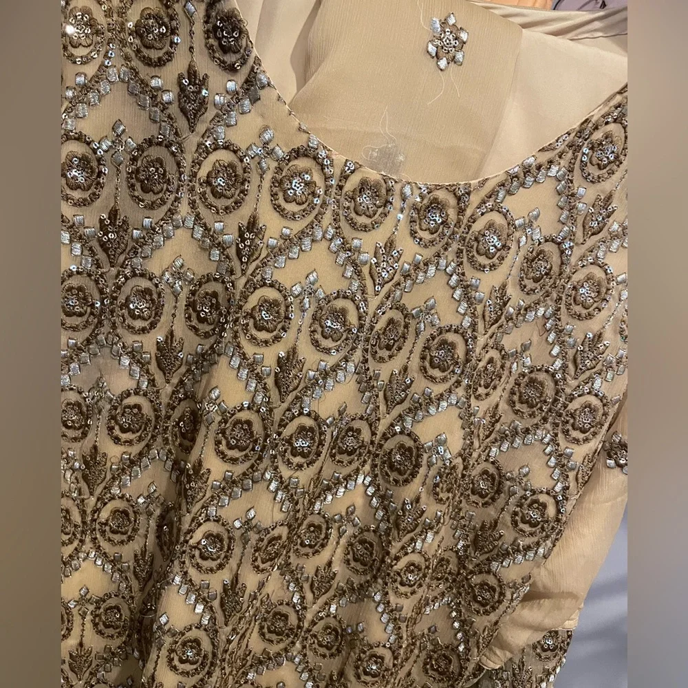 Gold Gharara SHALWAR Salwar - Picture 2 of 4